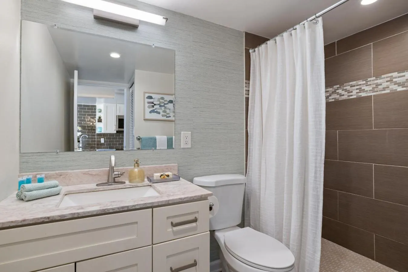 1419 Ilikai Collection 5 Luxury And Beachfront Location Honolulu 0*,  USA